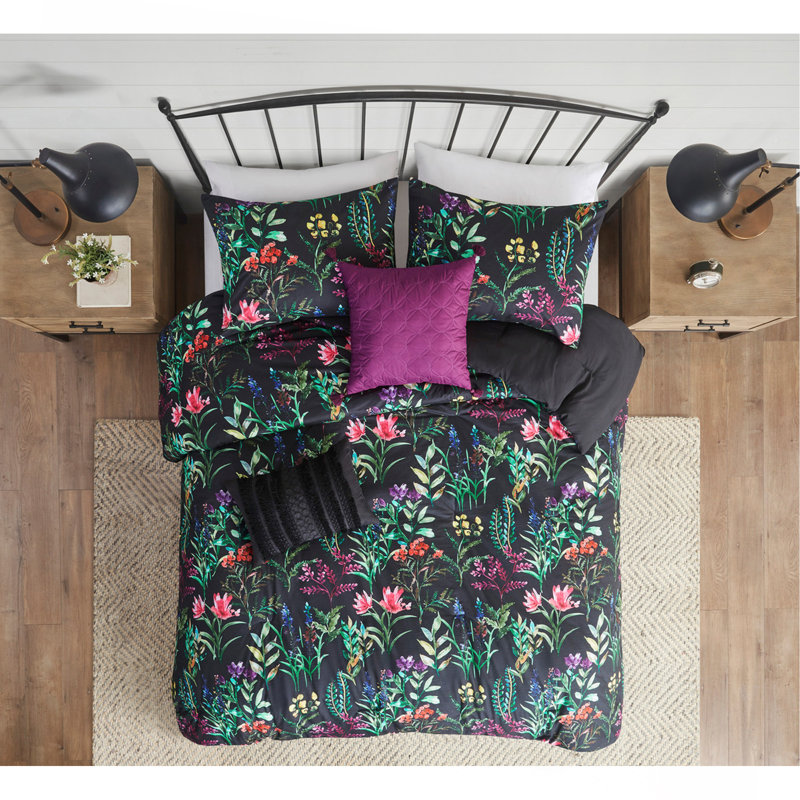 5 Piece Comforter Set Black Full/Queen, Full/Queen Comforter + 4 Additional Pieces