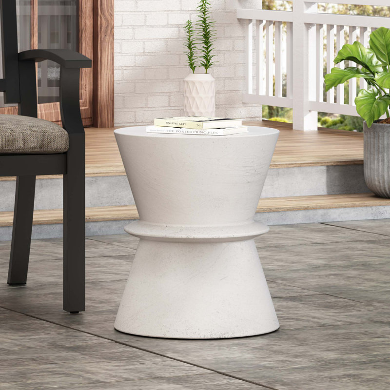 Table d'appoint d'extérieur en béton léger
