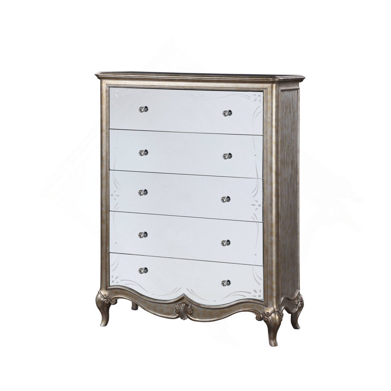 Commode antique à finition champagne