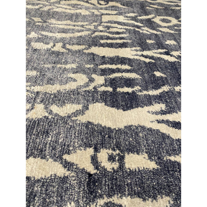 Wool Abstract Area Rug in Gray/White
