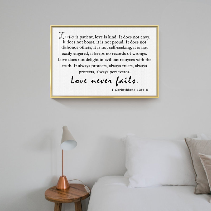 «Love is patient», art textuel sur toile, H 12 po x l 16 po x P 1,3 po, Encadrement doré