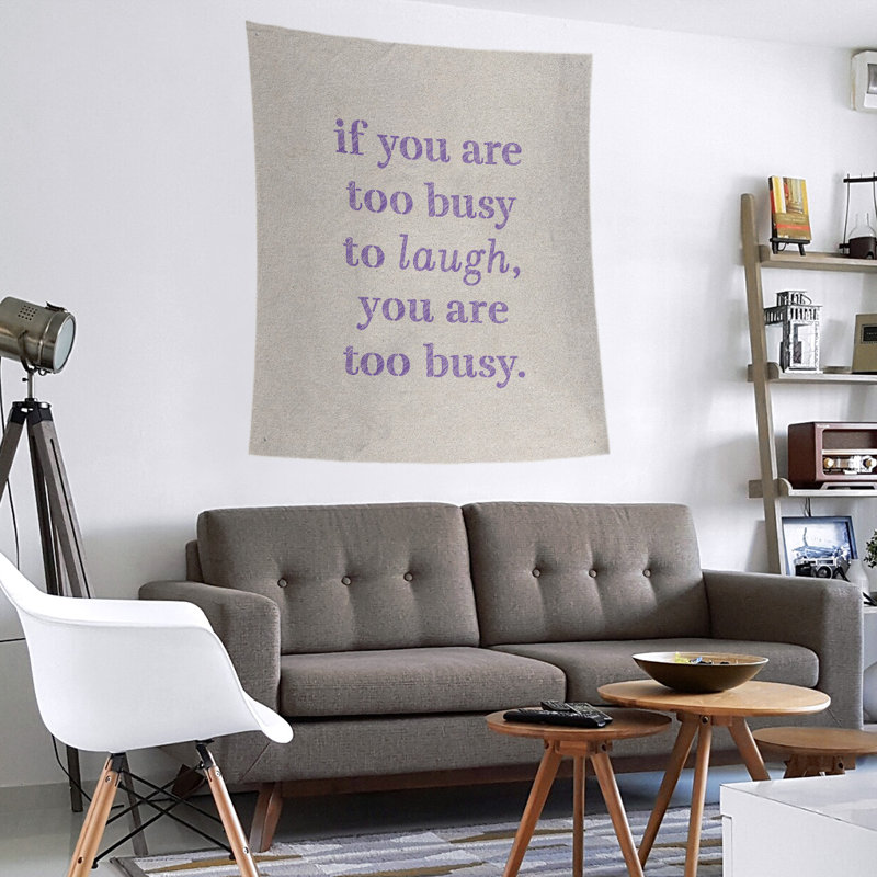 Tapisserie en polyester pour le temps pour les citations de rire, H 60 po x l 51 po, Blanc / Mauve