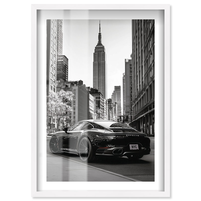 «Drive to Manhattan II Shadowbox Print» par Notoriart, H 55 po x l 37 po, Blanc