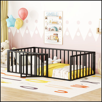Structure de lit robuste en métal avec clôture et porte, parfaite pour les chambres d'enfants et sécuritaire et durable