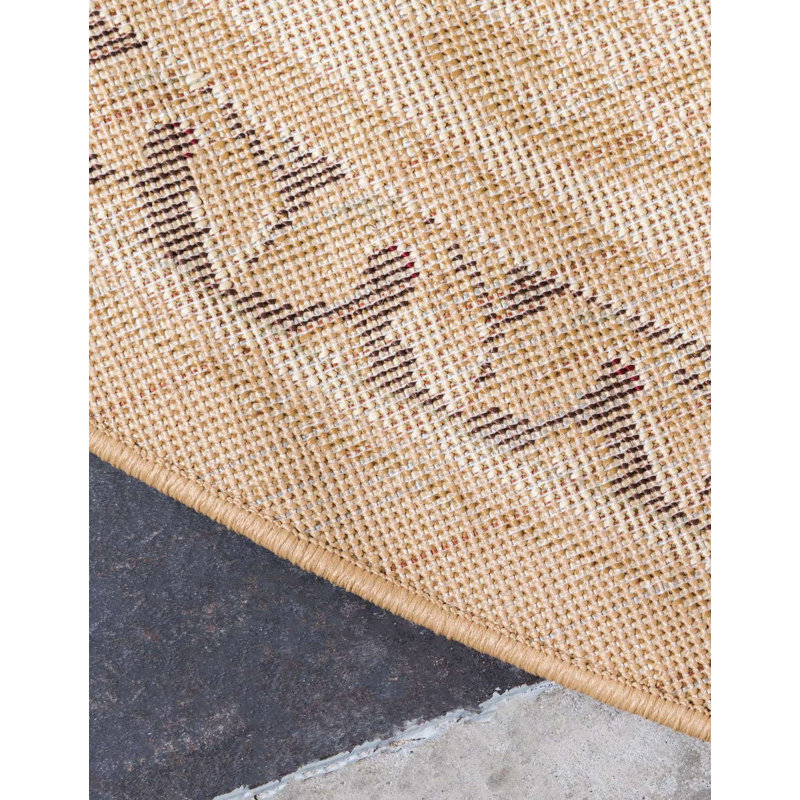 Aracelia Oriental Indoor Rug, Round 6'1"