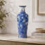 Vase en porcelaine bleue et blanche avec motif de grenade et floral, 7,66 x 20,2 pouces