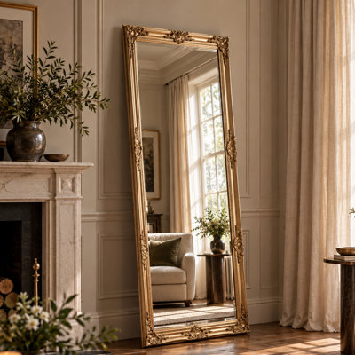 Madeleine Carved Classic Accent Mirror