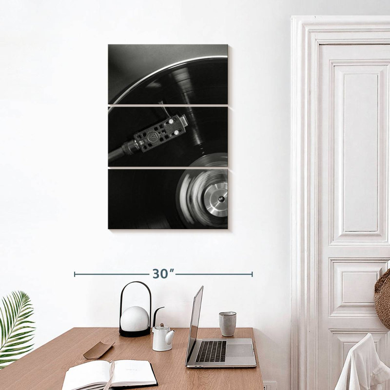 Abarca Vinyl I, 32" H x 20" W