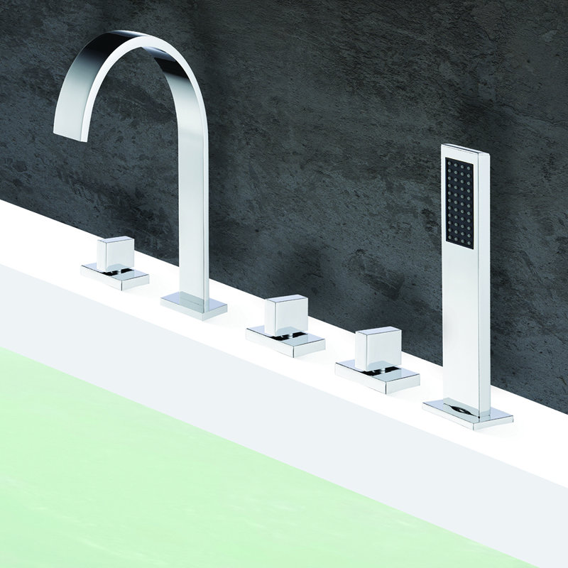 Garniture de robinet de baignoire romaine à trois poignées avec inverseur et douchette Kiara, Chrome