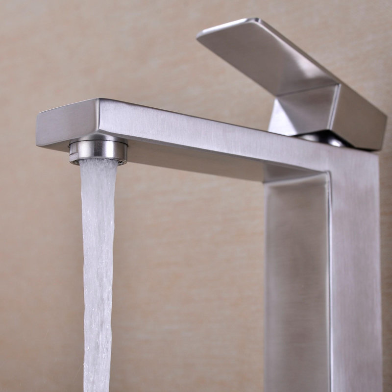 Robinet de lavabo de salle de bain à poignée simple en acier inoxydable