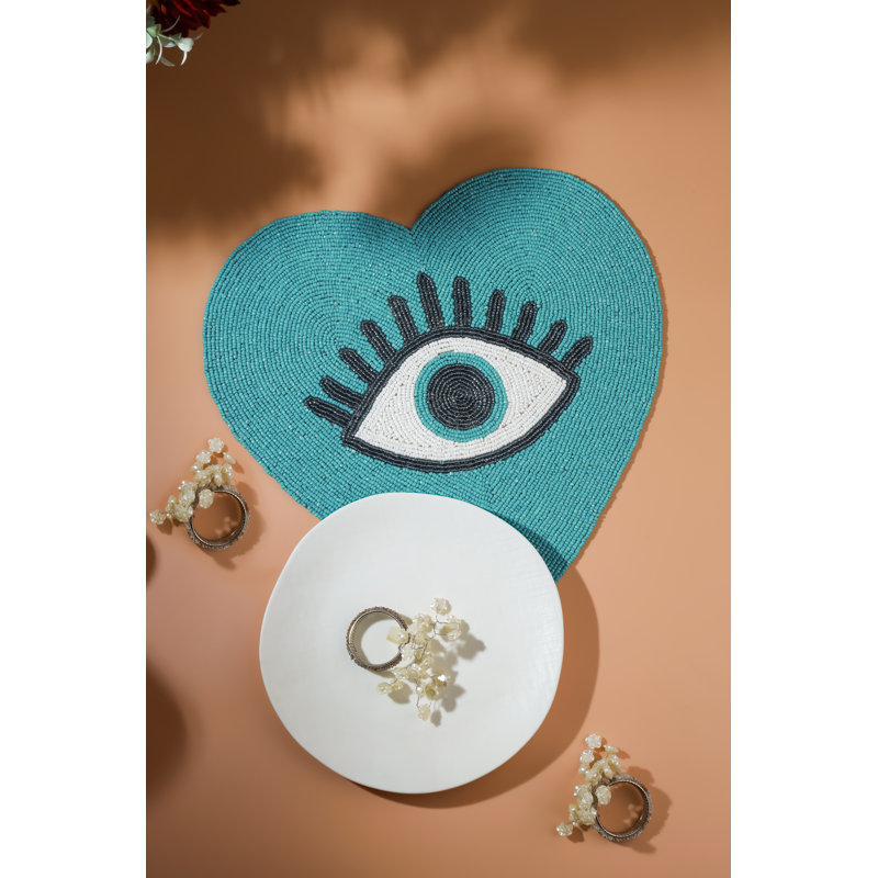 Ensemble de table en forme de cœur perlé, symbole de protection mystique