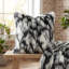 Coussin imprimé animal en fausse fourrure zèbre-1971292979