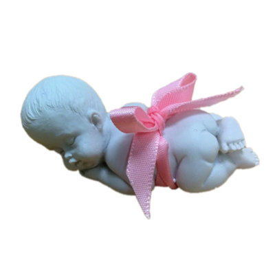 Fille de bébé avec statue ribbon Andrimont