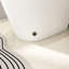 Toilette intelligente avec siège chauffant à fermeture silencieuse, coup de pied / hors siège / occultant / chasse à distance, toilette allongée avec bidet sans réservoir, veilleuse douce, télécommande