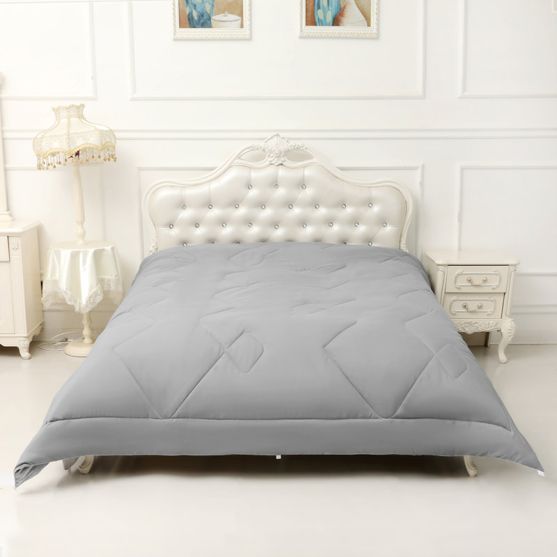 Gray Polyester Reversible Quilt, Twin