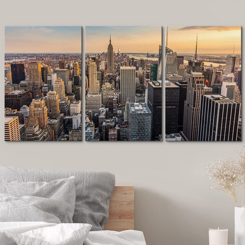 «Architecture Building New York City Midtown Skyline at Sunset», reproduction de photo, H 36 po x l 72 po, Toile tendue