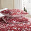 Ensemble de courtepointe réversible rouge Martha Stewart Dancing Deer-115991063