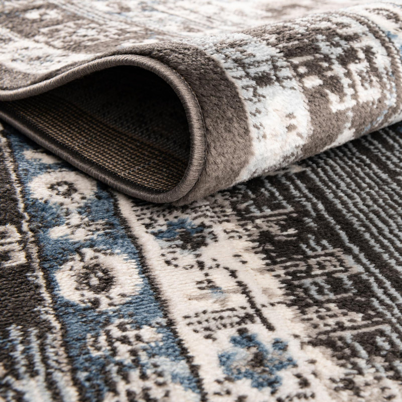 Shanil Oriental Indoor Rug, Rectangle 2' x 3'1"