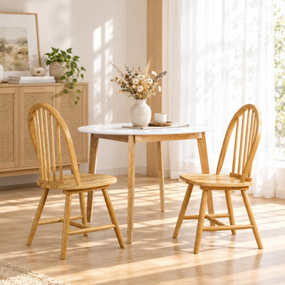 Ensemble de 2 chaises de salle à manger Windsor avec dossier à haute broche, structure en bois d'hévéa massif, capacité de 264 lb et siège d'une hauteur de 18 pouces, naturel