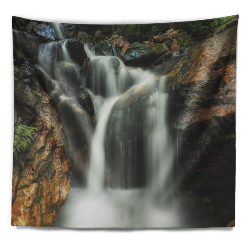 Tapisserie paysage paysage chute d'eau sur roches, H 78 po x l 92 po