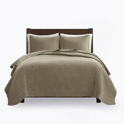 Queen 3 Piece Luxurious Oversized Quilt Set
