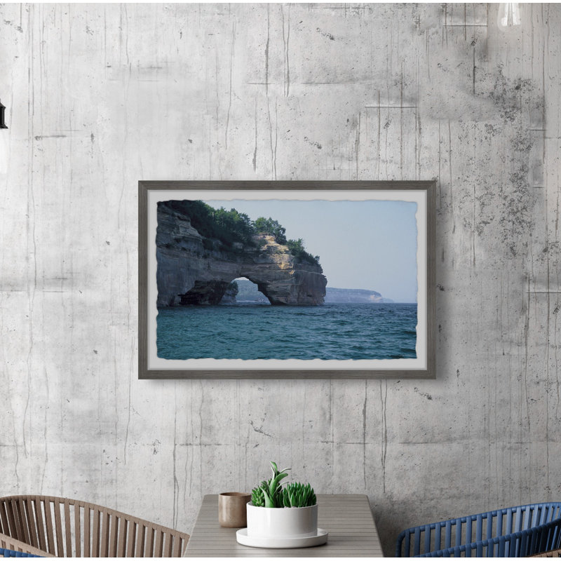 Photo sur les rives du lac national - Reproduction de photo sur papier encadrée, H 12 po x l 18 po x P 1,5 po