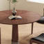 Ensemble de table ronde en bois massif de style nordique-110567411