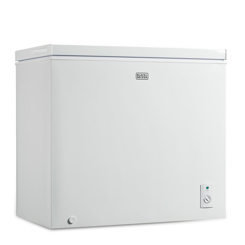 BCFK Series BLACK+DECKER 7.0 Cu. Ft. Chest Freezer, Holds up to 245 Lbs. of Frozen Food with Organizer Basket