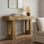 Console rustique avec rangement spacieux et savoir-faire exquis pour une utilisation polyvalente à la maison