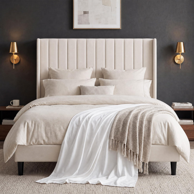 Structure de lit très grand en velours avec tête de lit à oreilles de 52 po de hauteur, espace de rangement beige sous le lit, tête de lit haute, style Morden, assemblage simple, dossier rembourré confortable