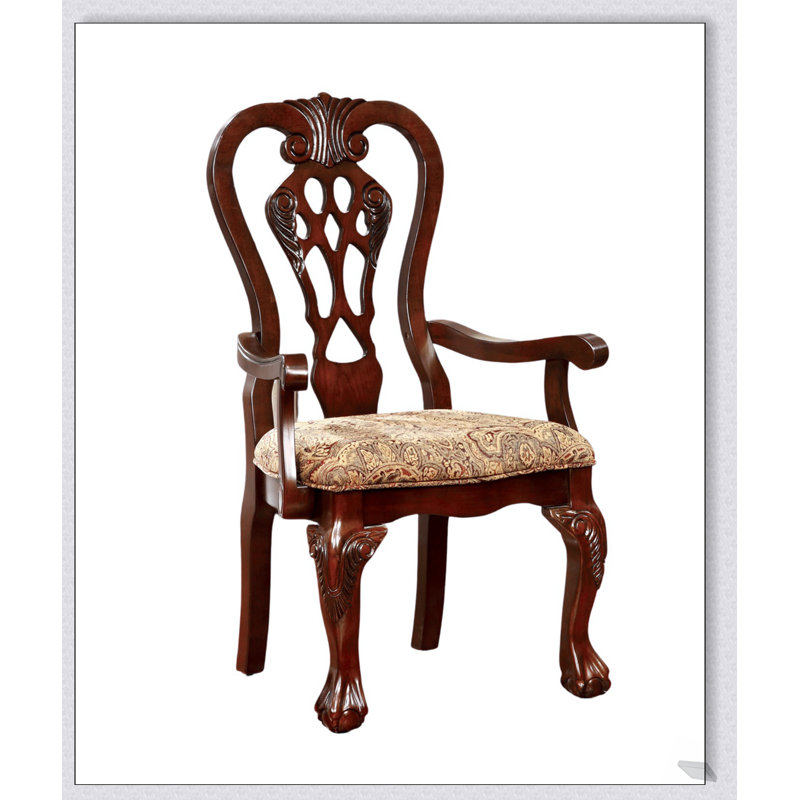 Élégante chaise d'appoint rembourrée avec un rembourrage confortable pour la salle à manger, parfaite pour les longues séances de sièges et un décor élégant.