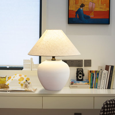 Lampes de table en céramique à base de porcelaine blanche à 1 lumière avec abat-jour en tissu 15,75 po Birdsboro