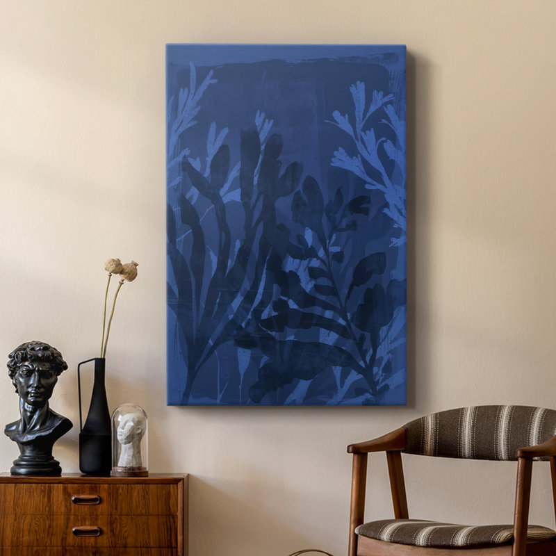 Sapphire Sea Bloom II - galerie sur mesure Cavas, H 60 po x l 40 po