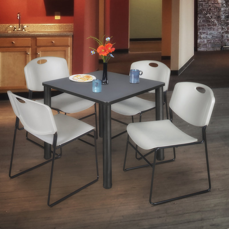 Plateau de table Kee Square, 4 chaises empilables Zeng, H 29 po x l 30 po x P 30 po, Gris / noir, Gris
