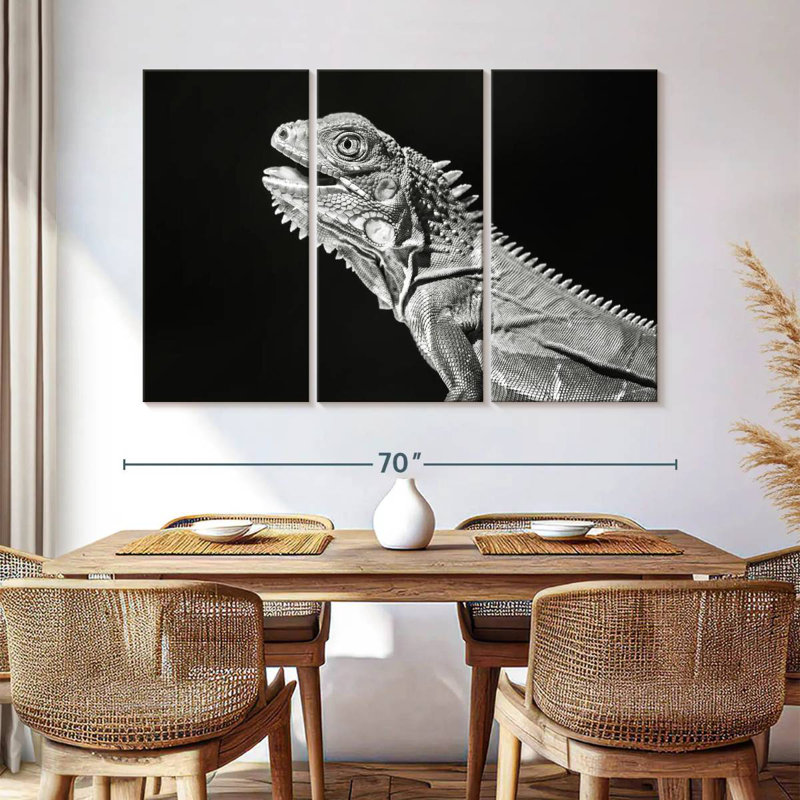 Iguane monochrome, H 42 po x l 65 po