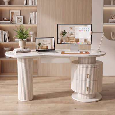 Bureau de direction moderne 70,87 po avec 2 tiroirs de rangement, bureau en forme de noix de cajou avec plateau à clavier coulissant, plateau d'alimentation intégré et faux marbre