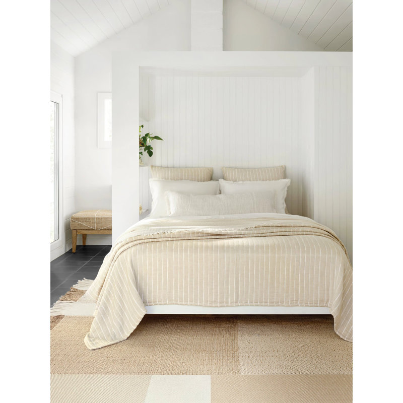 Marino Natural/Ivory Matelasse Coverlet, Twin/Twin XL Coverlet