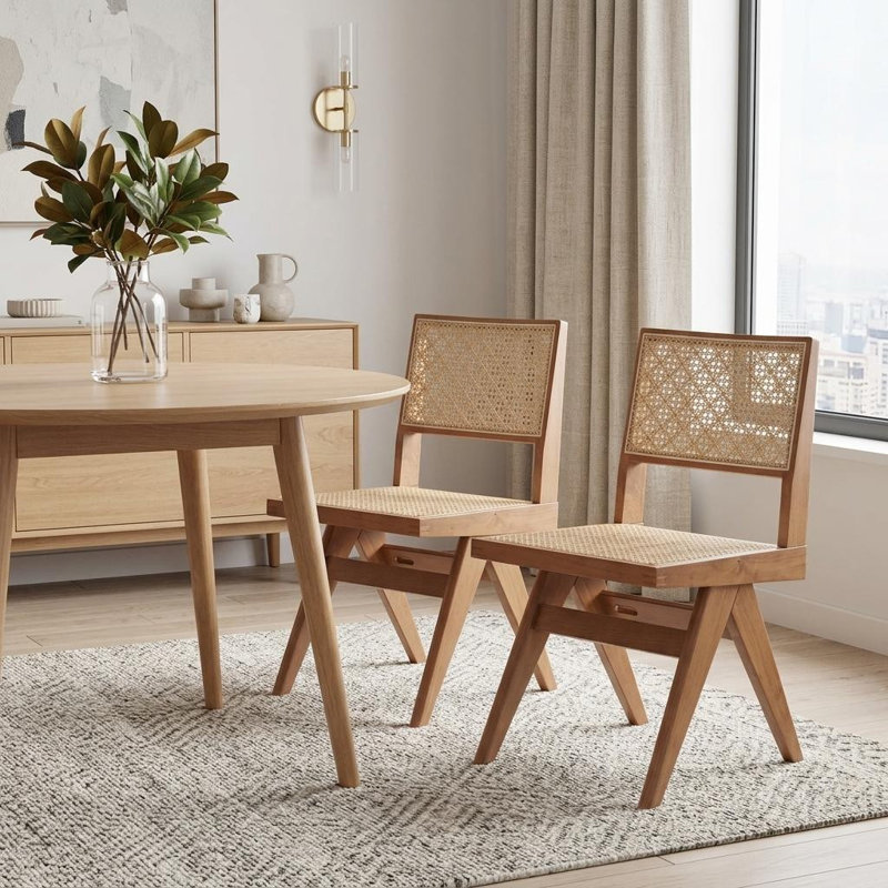 Ensemble de deux chaises d'appoint en bois massif et rotin