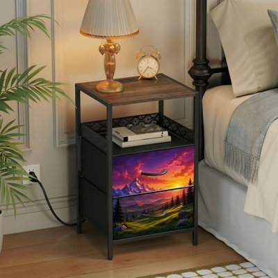 Table de chevet 2 tiroirs avec station de charge, table de chevet pour chambre avec ports USB et amp; Outlets, tablette ouverte noire, table de chevet avec majestueux coucher de soleil enneigé