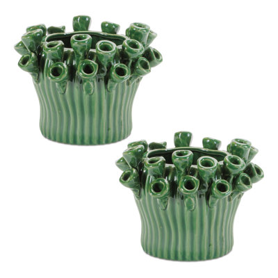 Vase en grès avec accents floraux