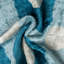 Coussin en velours fait à la main - motif de grille rétro bleu, 16 po x 24 po