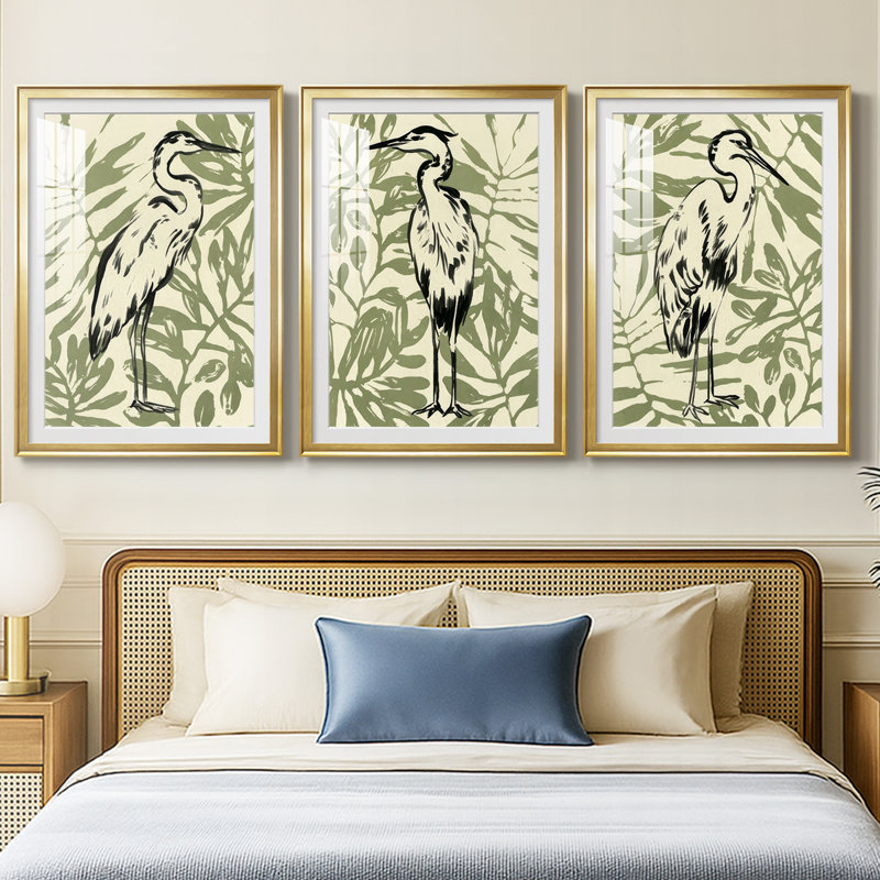 Retro Parlor Heron I - reproduction sur mesure encadrée de qualité supérieure - 3 pièces, H 21 po x l 30 po, Doré