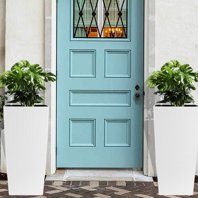 Grande jardinière carrée en plastique blanc avec arrosage automatique et circulation d'air