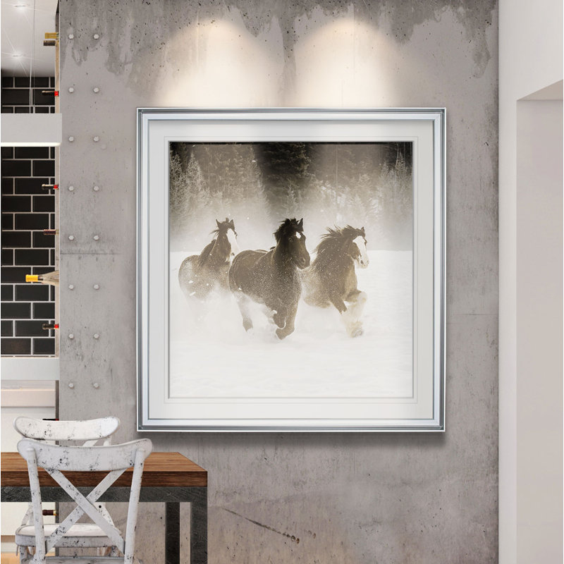 «Winter Roundup II», photographie, H 24 po x l 24 po x 1,5 po, Encadrement argenté
