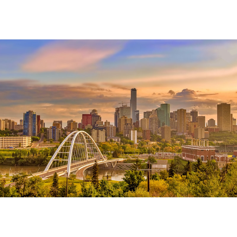 «Dellar Edmonton Skyline On Canvas» par Lisa Marie, photographie, H 24 po x l 36 po