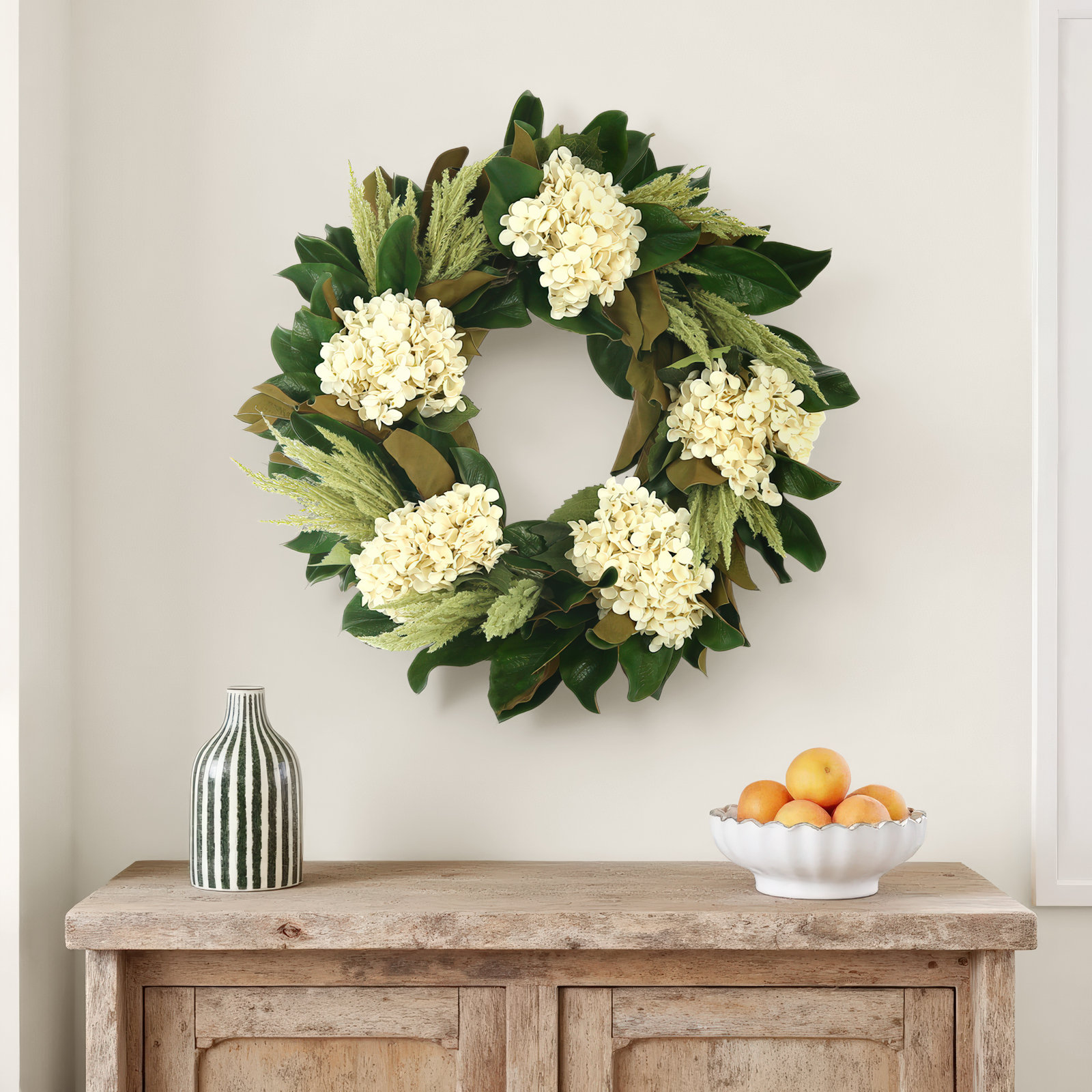 25'' Grapevine Wreath with Hydrangea and Pampas