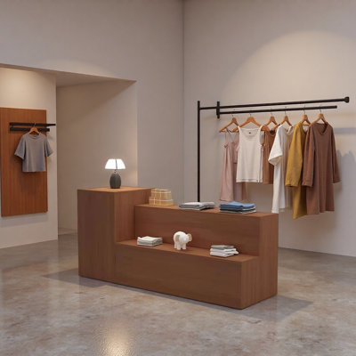 Présentoir tendance du magasin de vêtements