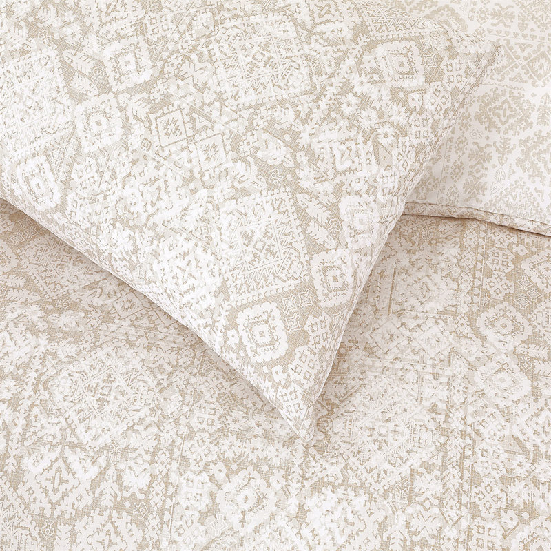 Oisin Duvet Cover with Pillow Shams Included