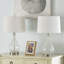 Lampe de table moderne en verre transparent 23 po avec abat-jour en lin blanc et base en nickel poli Belmonte-594645312