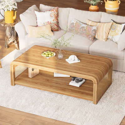 Table basse rectangulaire incurvée de 120 cm (47,24 po) avec panneaux latéraux en rotin et tablette de rangement à 2 niveaux, couleur naturelle
